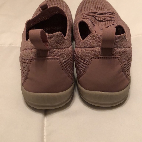 New sketchers air cooled arch fit size 9.5 - Picture 2 of 7